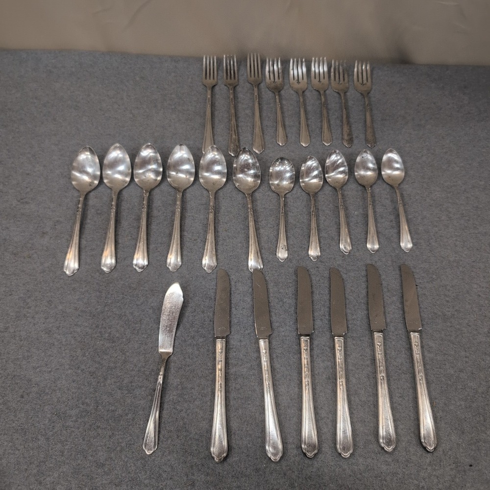 Oneida Community Tudor Plate Silver Plated Flatware Set 25 Pieces Floral Scroll